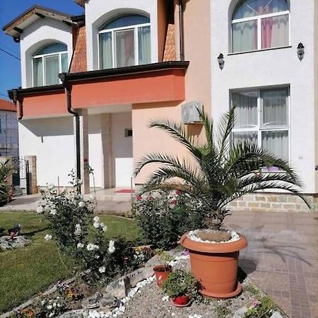 Hotel Lucky 2 Pavel Banya Esterno foto