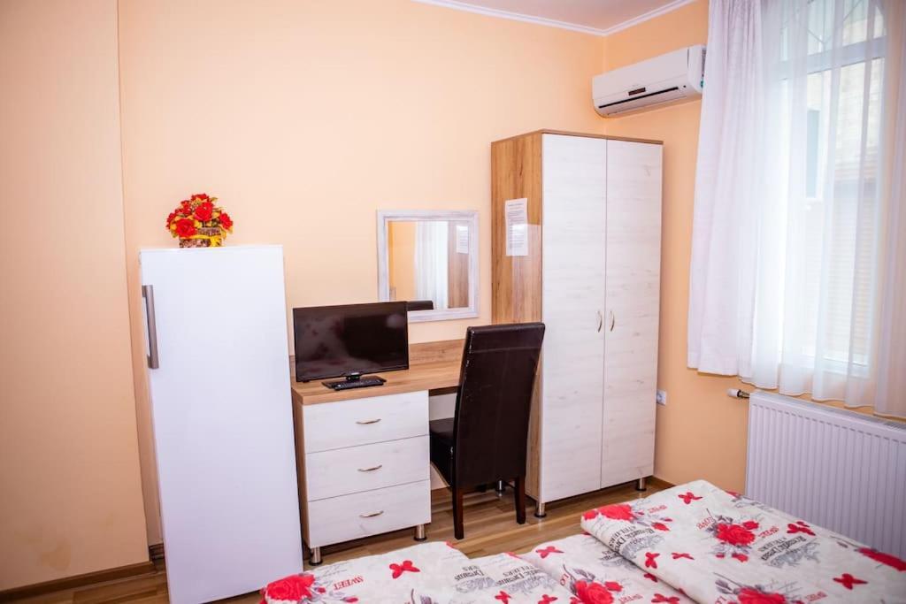 Hotel Lucky 2 Pavel Banya Esterno foto