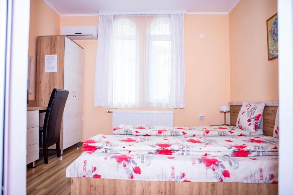 Hotel Lucky 2 Pavel Banya Esterno foto
