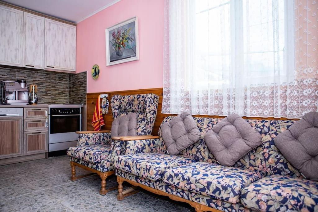 Hotel Lucky 2 Pavel Banya Esterno foto